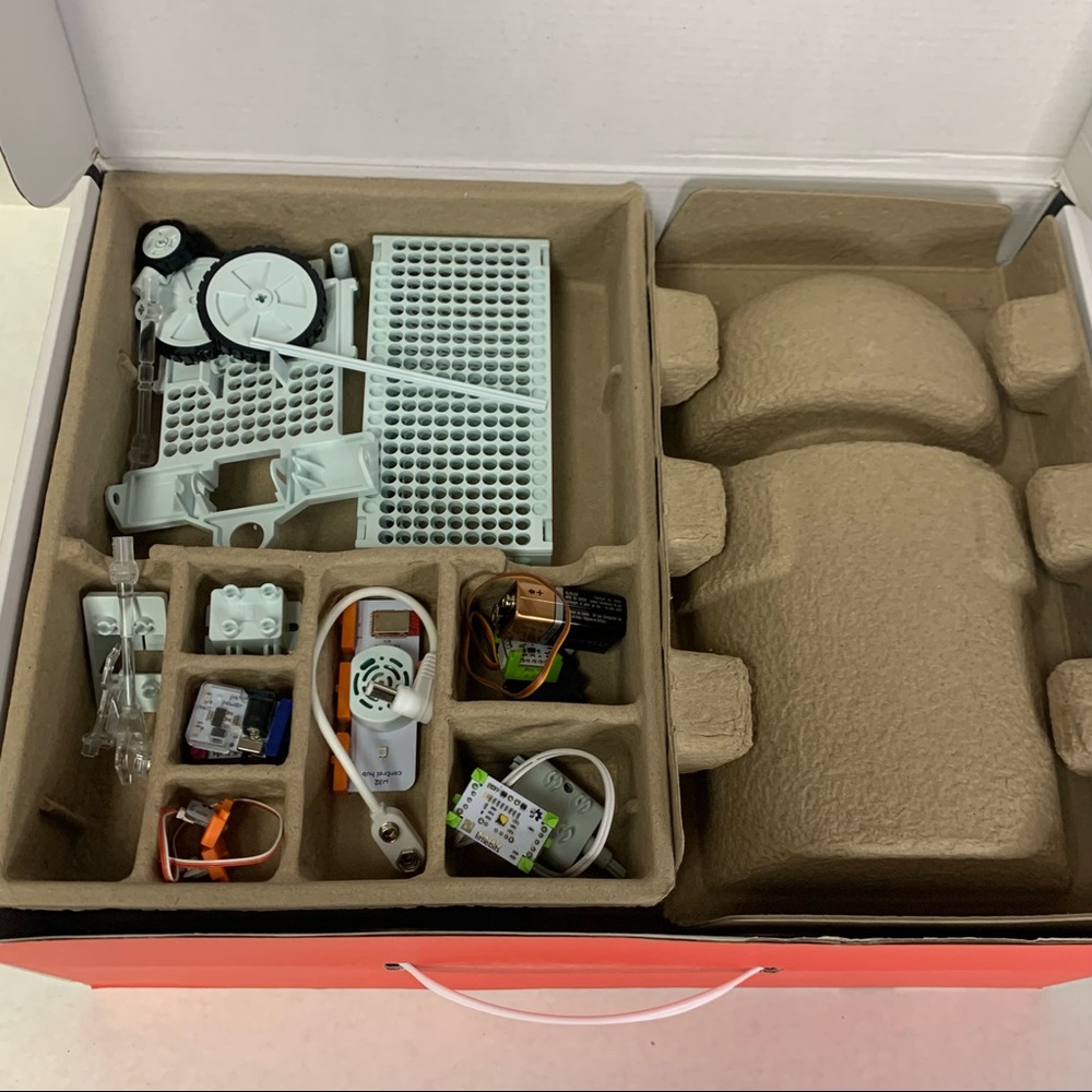 Littlebits Star Wars Droid Inventor Kit - Bluetooth Remote R2-D2 - Picture 4 of 6